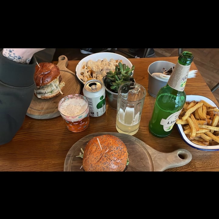 photo of Submarine Burger Vegan hamburger shared by @ninettaveg on  02 May 2022 - review