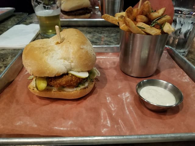 菜肴“Vegan Carolina “Chik’n” Sandwich”的照片