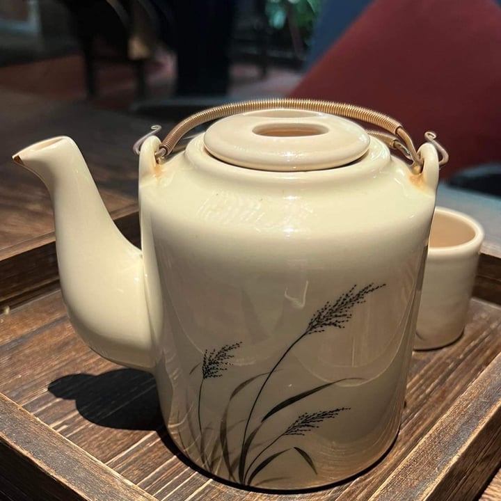 photo of Hum Vegetarian, Café & Restaurant Brown rice tea shared by @cave-tranquil on  09 Sep 2022 - review