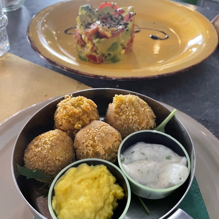 photo of Buddy Italian Restaurant Cafè Falafel With Vegan Cheese And Vegan Mayo shared by @dorindigenova on  06 Dec 2021 - review