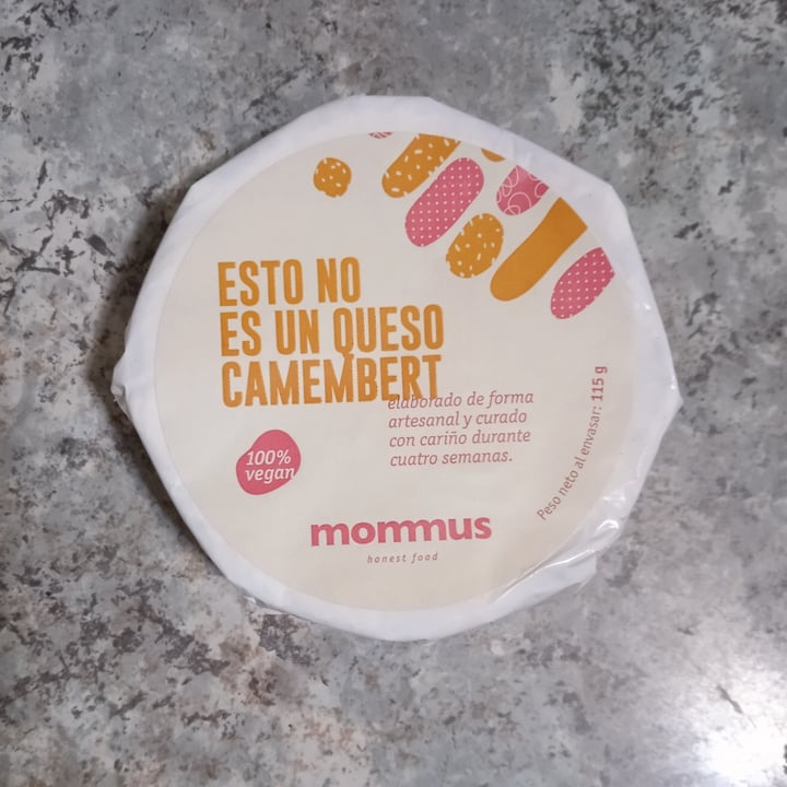 photo of Mommus Queixo Camembert shared by @lauraroman on  15 Dec 2021 - review