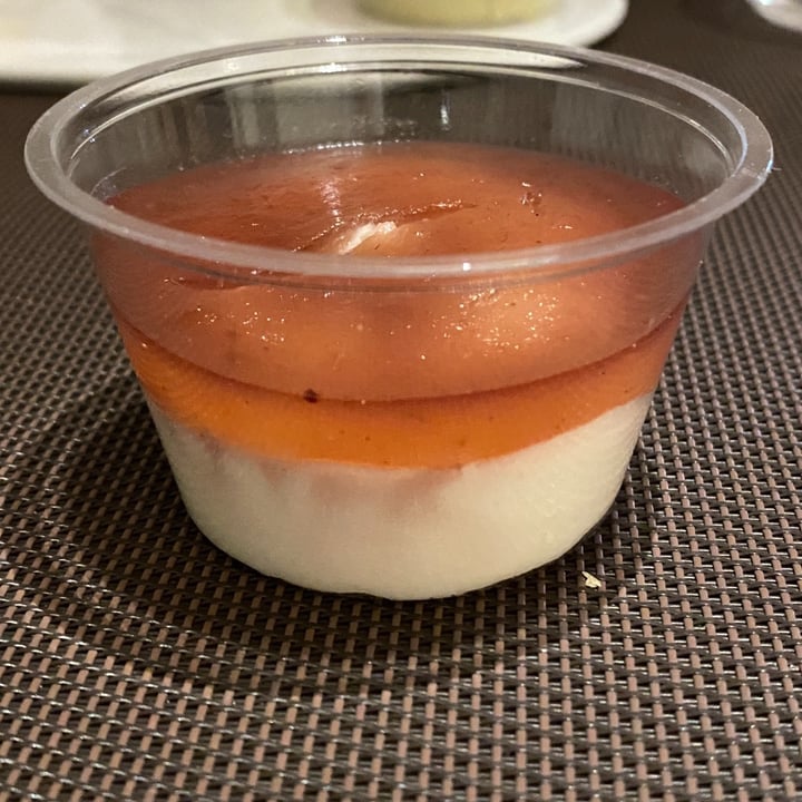 review photo of Essenza Love Natural Food cheesecake al lampone shared by @flarov on 20 Oct 2022 - review