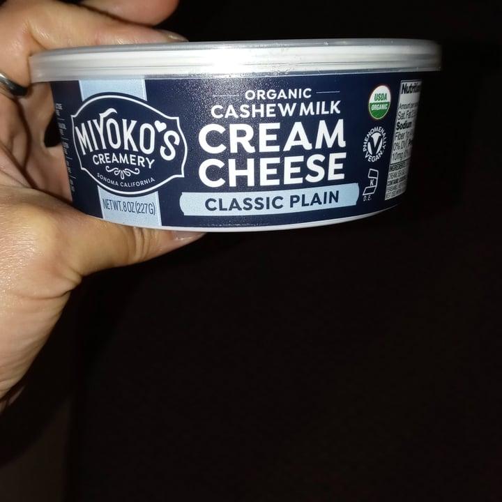 photo of Miyoko's Creamery Organic Cashew Milk Cream Cheese Classic Plain shared by @bekindalways751 on  22 May 2022 - review