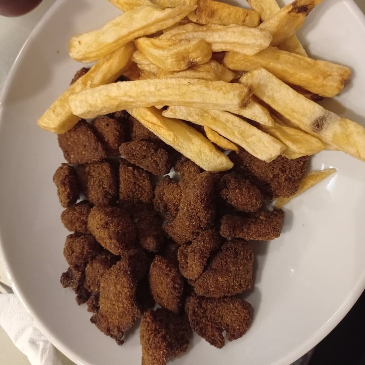 photo of Loving Hut Nuggets Salvador shared by @miliforanimals on  14 Feb 2022 - review