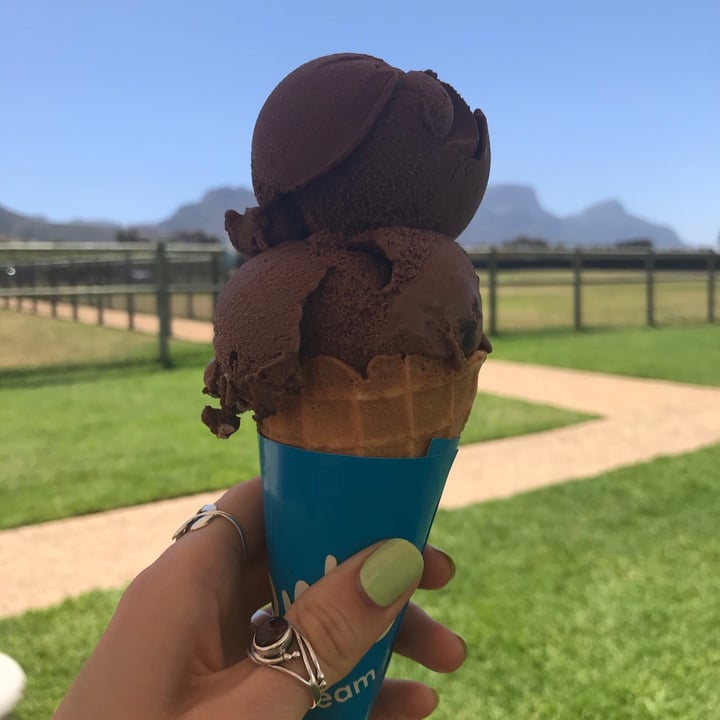photo of Kristen's Kick-Ass Ice Cream - Noordhoek Farm Village Vegan Milk Chocolate And Oreos shared by @katiewatt on  06 Dec 2020 - review