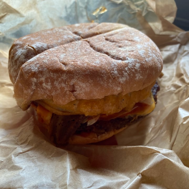 photo of Holy Vegan Hamburguesa Chick'n Fuego shared by @calci-fer on  11 Jan 2022 - review
