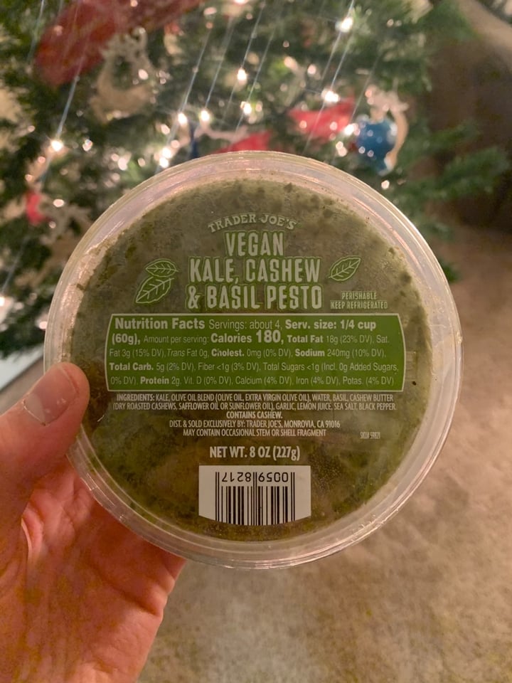 photo of Trader Joe's Vegan Kale, Cashew & Basil Pesto shared by @katievalentine on  23 Dec 2019 - review