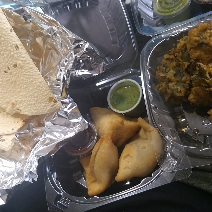 photo of Namaste India Groceries and Vegetables Samosas shared by @leguminousvegan on  01 Sep 2021 - review
