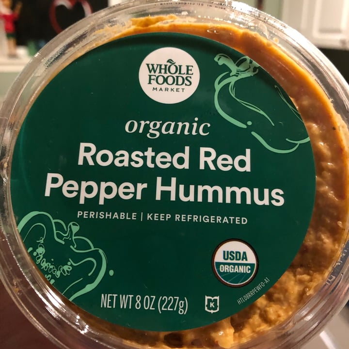 photo of Whole Foods Market Organic red pepper hummus shared by @mammadogood on  29 Dec 2020 - review