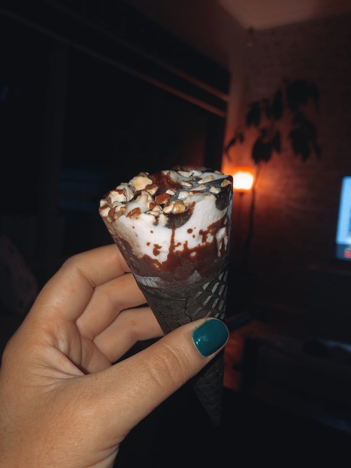 photo of Drumstick Vanilla Bean Choc Almond shared by @jadeollivier on  08 Mar 2020 - review