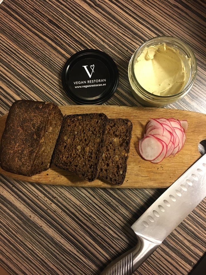 review photo of Vegan v Black Bread & Smoky Spread shared by @sksaarik on 06 Dec 2020 - review