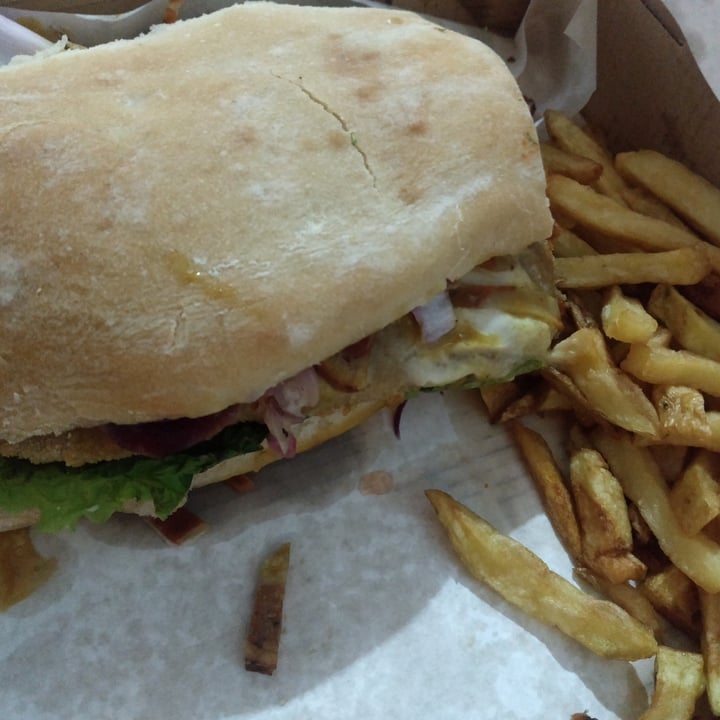 photo of Casa Mhia Sándwich extra Mila shared by @anacbs on  31 Aug 2022 - review
