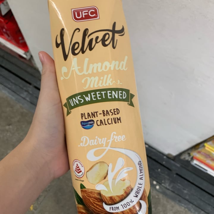 review photo of UFC Almond Milk Unsweetened shared by @emleezx on 28 Jul 2022 - review