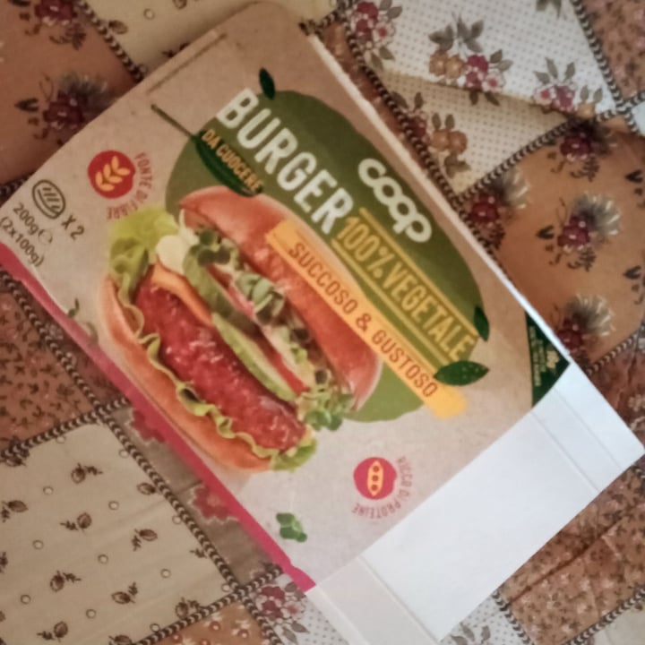 photo of Coop Burger 100% Vegetale shared by @lindanichilist on  16 Dec 2022 - review