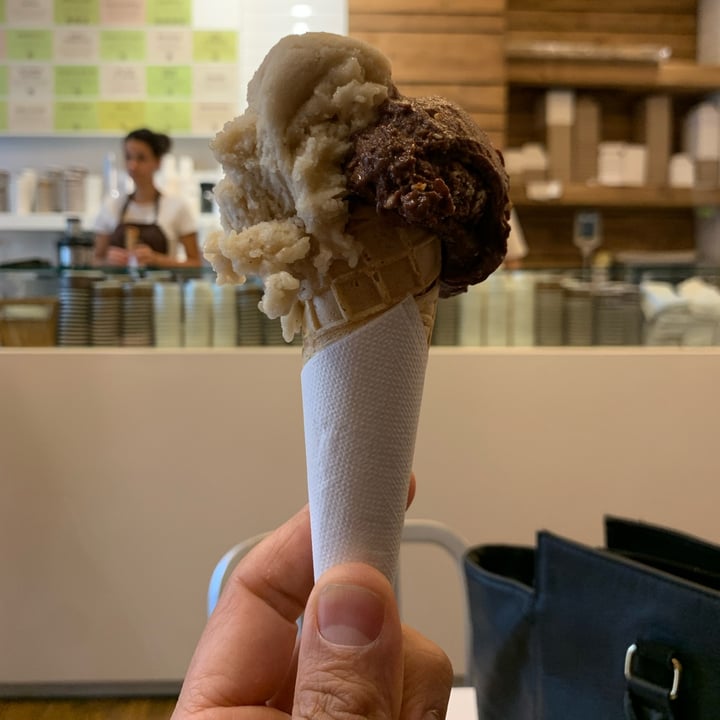 review photo of Ciacco cono piccolo massa di cacao e pistacchio shared by @aprilbagaglio on 25 Sep 2022 - review