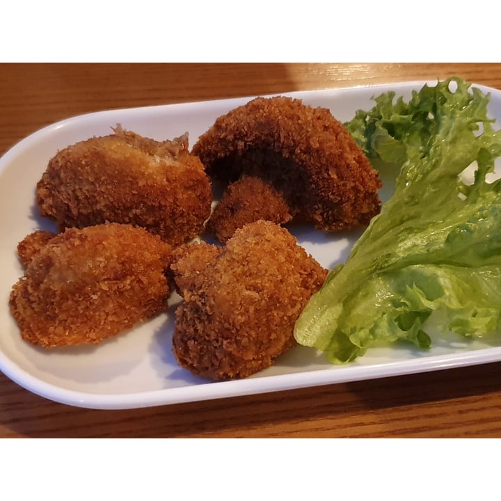 photo of nomVnom Bistro Mushroom Fritters shared by @shengasaurus on  15 Dec 2020 - review