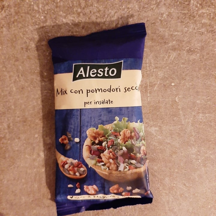 photo of Alesto Mix con pomodori secchi per insalate shared by @giadabi on  23 Jun 2022 - review