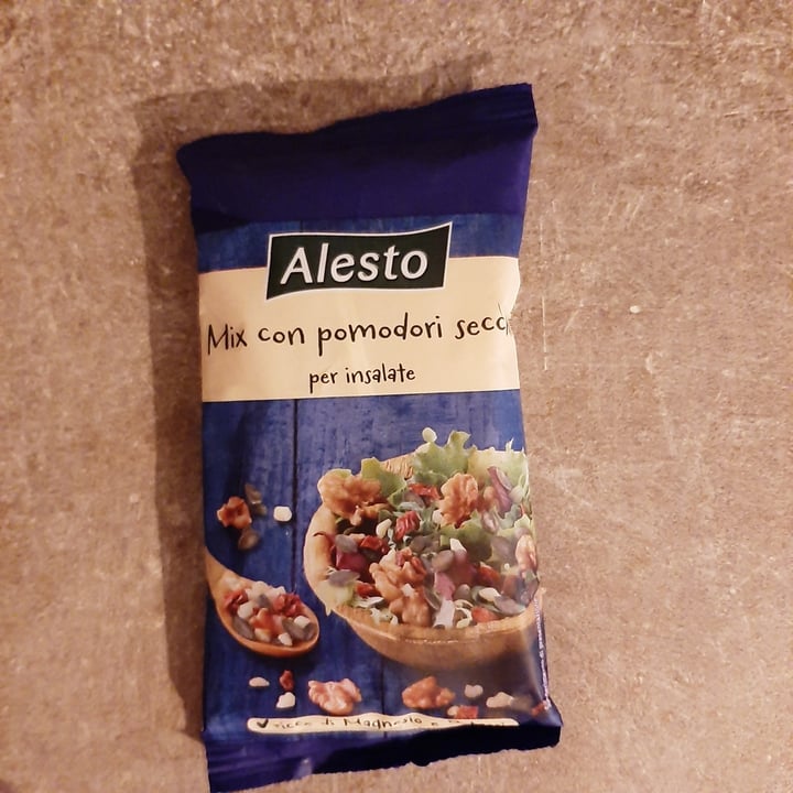 review photo of Alesto Mix con pomodori secchi per insalate shared by @giadabi on 23 Jun 2022 - review