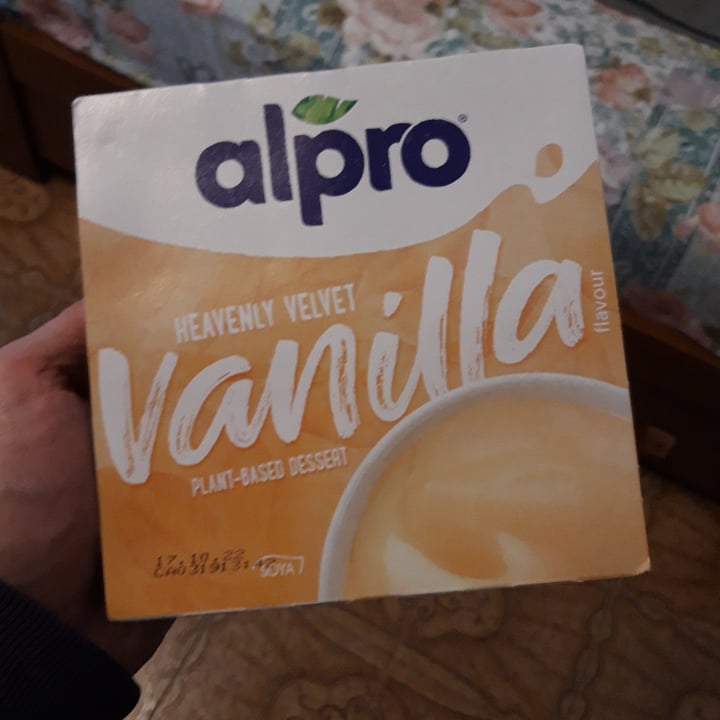 photo of Alpro Himmlish Zarté Vanille Pflanzliches Dessert shared by @elle83 on  05 Mar 2022 - review