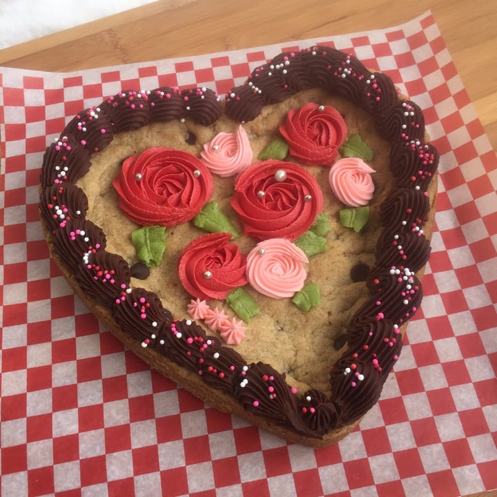 photo of megsveganbakes cookie cake shared by @maeganhl on  25 Jun 2020 - review