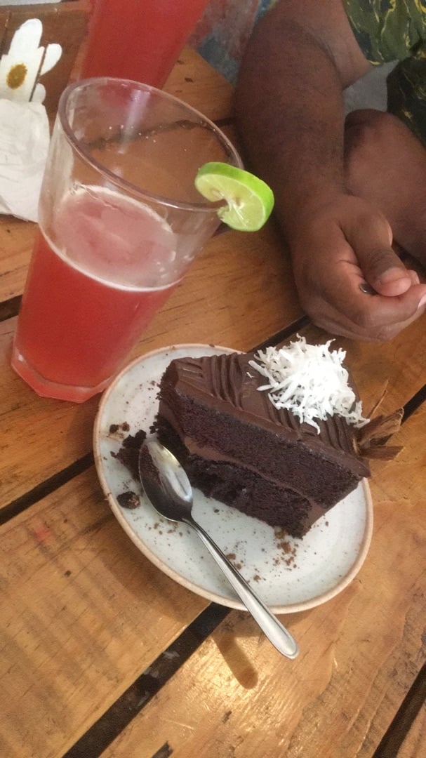 photo of El Jardín De Jazmín Torta de chocolate shared by @veganclau24 on  23 Mar 2020 - review