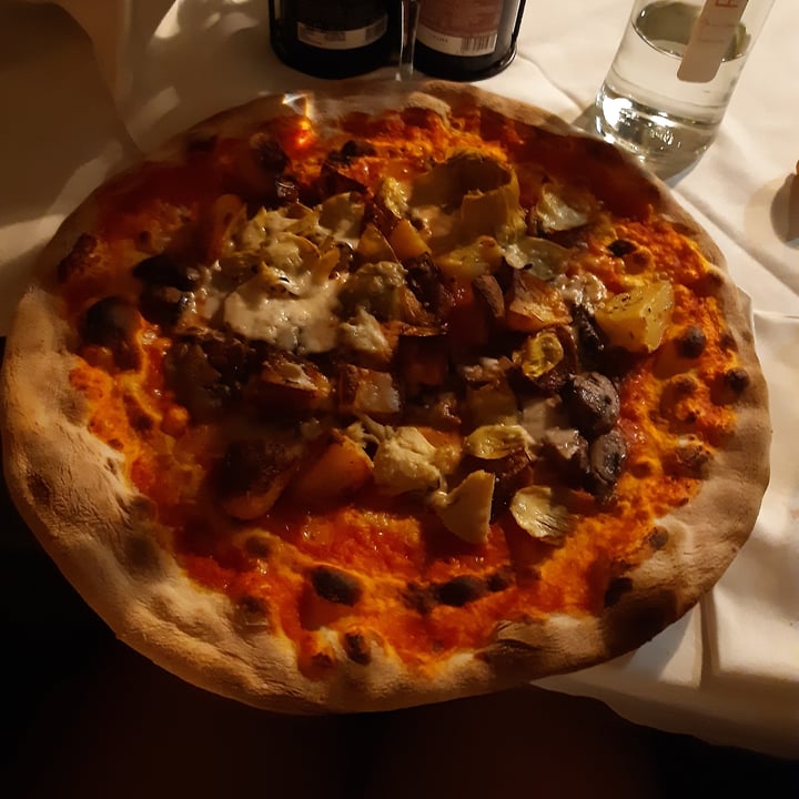 photo of Ristorante Lunico Pizza con Verdure e Stracchino di Riso shared by @yuio on  17 Aug 2021 - review