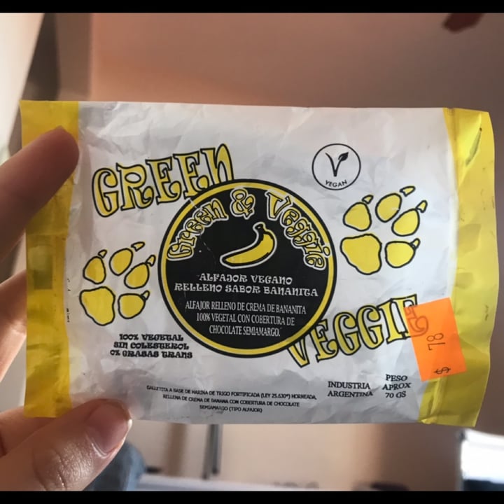 review photo of Green & Veggie Alfajor Vegano Con Relleno De Crema Vegetal Sabor Banana shared by @candeeev on 28 Jan 2022 - review