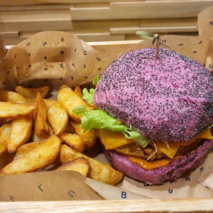 photo of Flower Burger Roma Cherry Bomb shared by @aliclinomaniac on  12 Jul 2021 - review