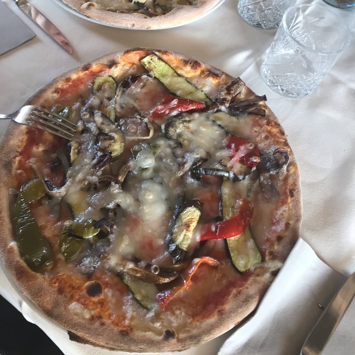 photo of Al Bivio degli Artisti Pizza Verdure Vega shared by @francescav on  03 Apr 2022 - review