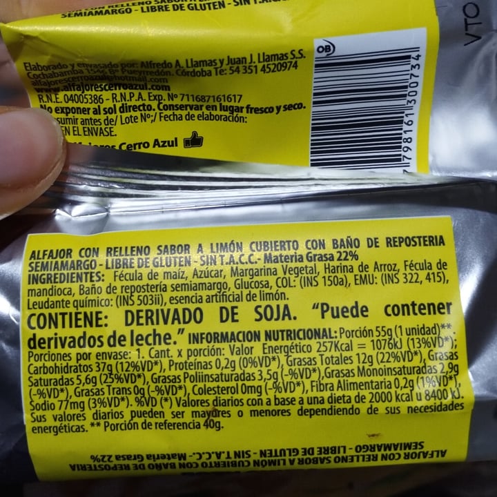 photo of Cerro Azul Alfajor con Mousse de Limón shared by @nazarenamorello on  15 Jul 2022 - review