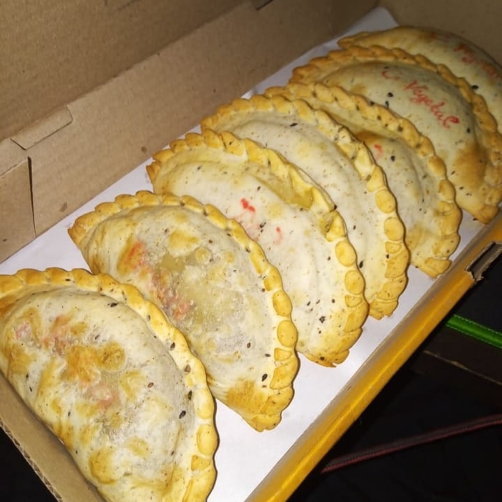 review photo of Olivia Empanadas & Pizzas - Monroe Empanada De Verduras shared by @muguen on 03 Dec 2020 - review