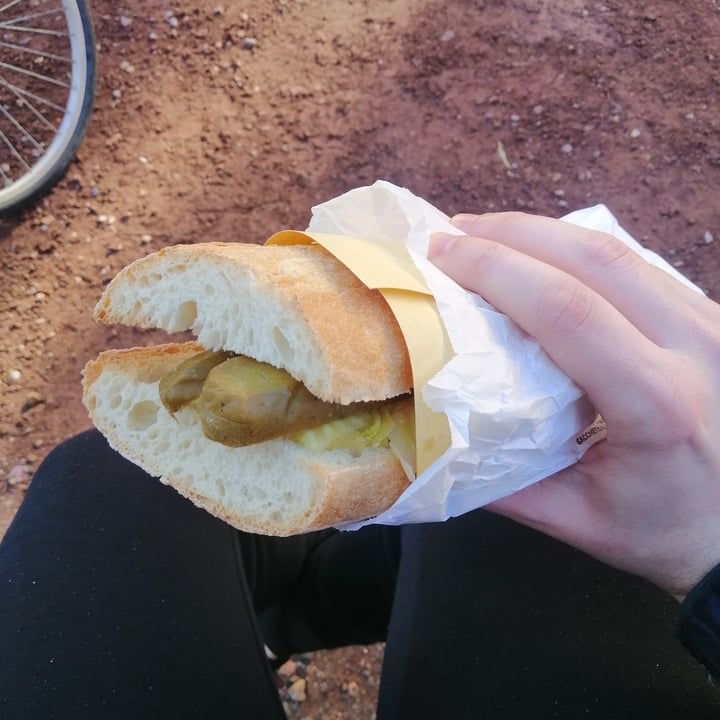 photo of Vegan come koala Hot Dog di tofu shared by @themagator18 on  24 Mar 2022 - review