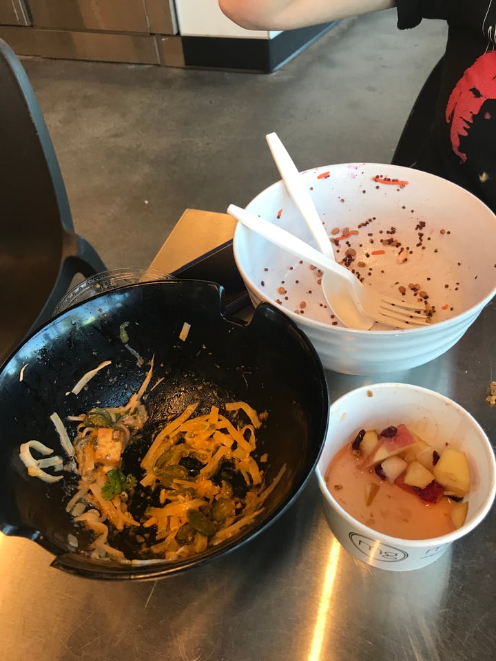 review photo of honeygrow Make it Grain Salad shared by @tetratye on 06 Oct 2018 - review