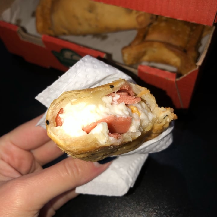 photo of Empanadas de 10 Empanada De Jamón Y Queso shared by @silvanabaritski on  04 Sep 2022 - review