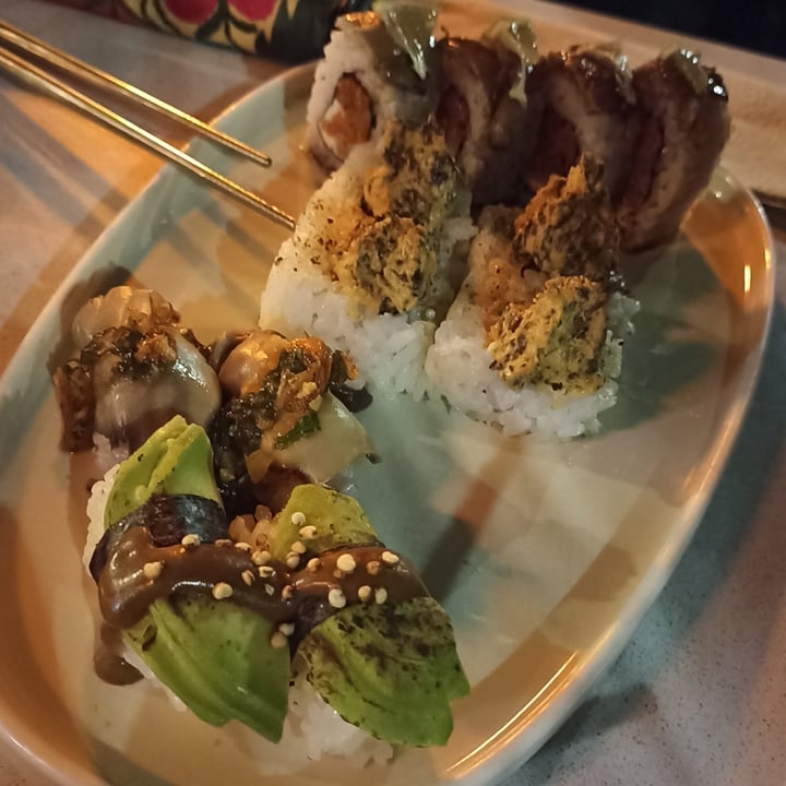 photo of Let it V - Vegan Sushi 12 piezas de sushi a elección shared by @purpleveg on  15 Aug 2022 - review