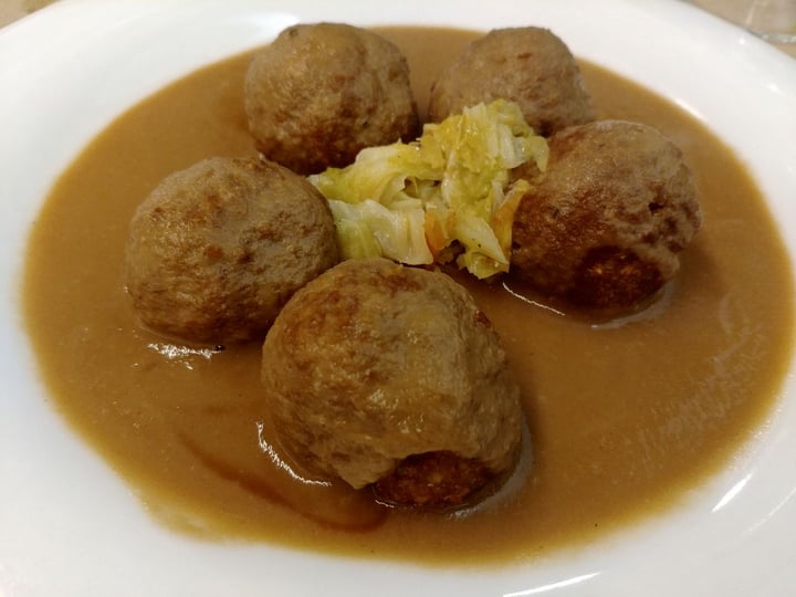 photo of Km. O Albóndigas de bulgur y seitan con salsa de cebolla shared by @hoerujoel on  21 Jan 2020 - review