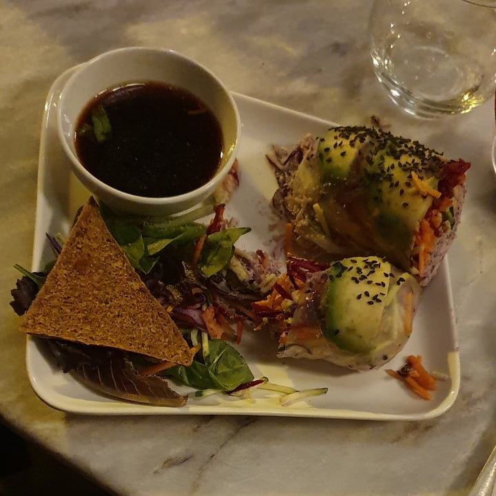review photo of Botanica Lab Cucina Spring rolls shared by @rapa on 24 Oct 2022 - review