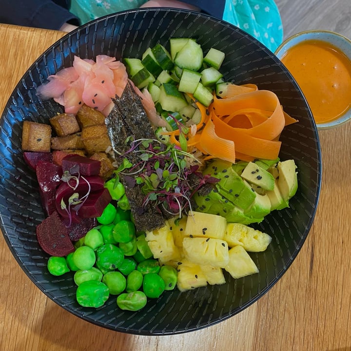 photo of Kaylee's Eatery Poke Bowl shared by @kerry-annewiid on  01 Sep 2022 - review