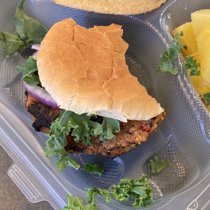 review photo of Dewick-MacPhie Dining Center Black Bean and Sweet Potato Burger shared by @rjkadet on 19 Jan 2022 - review