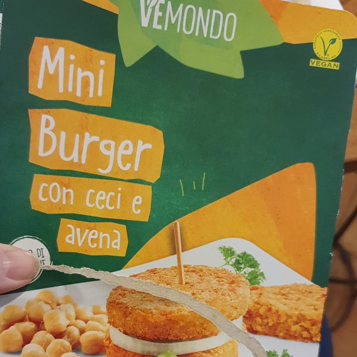 photo of Vemondo Mini Burger con Ceci e Avena shared by @martiguido99 on  13 Mar 2022 - review