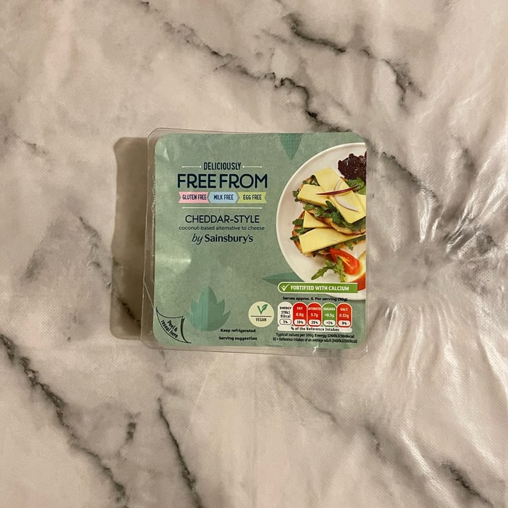 photo of Sainsbury's Cheddar style cheese shared by @alessia00 on  19 Feb 2022 - review