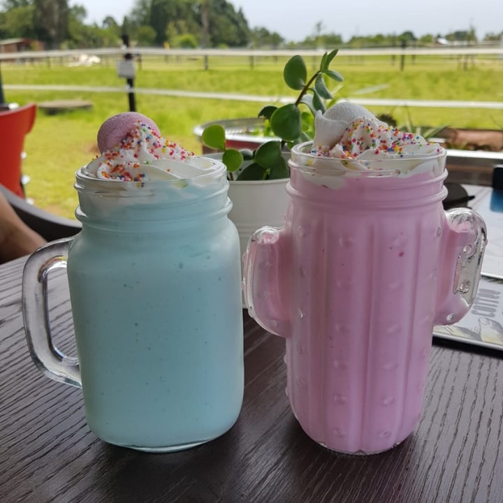 photo of Asher's Corner Cafe @ Ashers Farm Sanctuary Bubblegum milkshake shared by @milktooth on  19 Jul 2021 - review