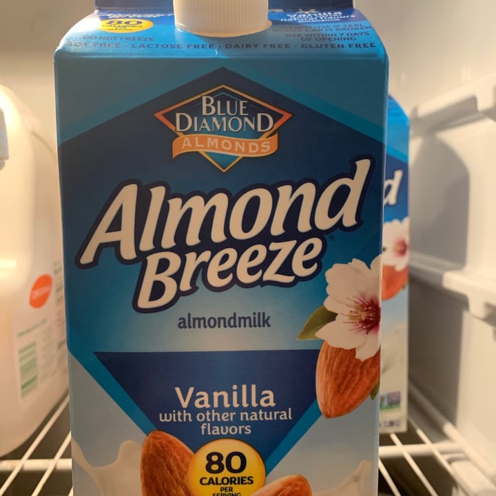 photo of Blue Diamond Vanilla Almond Milk shared by @ecorbin on  01 Jan 2021 - review