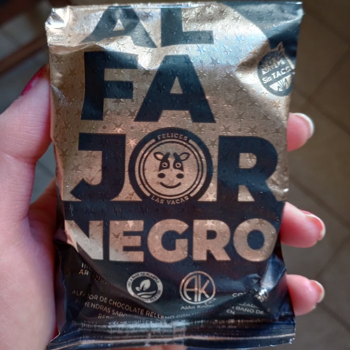 review photo of Felices Las Vacas Alfajor Negro shared by @valen18 on 13 Apr 2022 - review