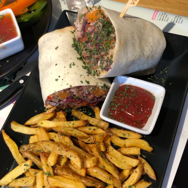 photo of Green Flamingo Innsbruck Burrito shared by @estherhasi on  30 Aug 2020 - review