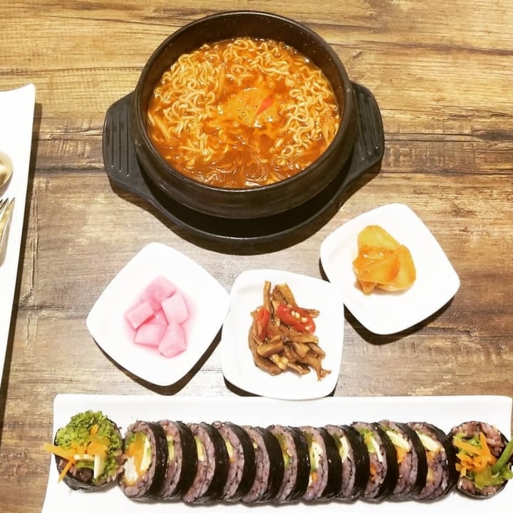 photo of Daehwa Vegetarian Kimbap shared by @sonalk97 on  03 Aug 2020 - review