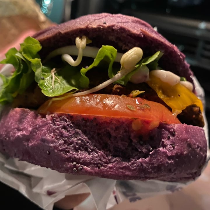 photo of Flower Burger Flower Burger shared by @criiiiiiii on  17 Mar 2022 - review