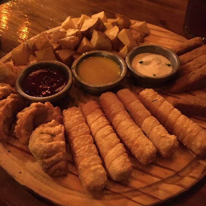 photo of Red Frog Beer House Picada Fiesta Vegana shared by @abigrischpun on  22 Aug 2021 - review