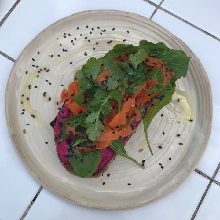 photo of FAUNA Café y Flora Tostada con hummus shared by @sechague on  09 Jul 2021 - review