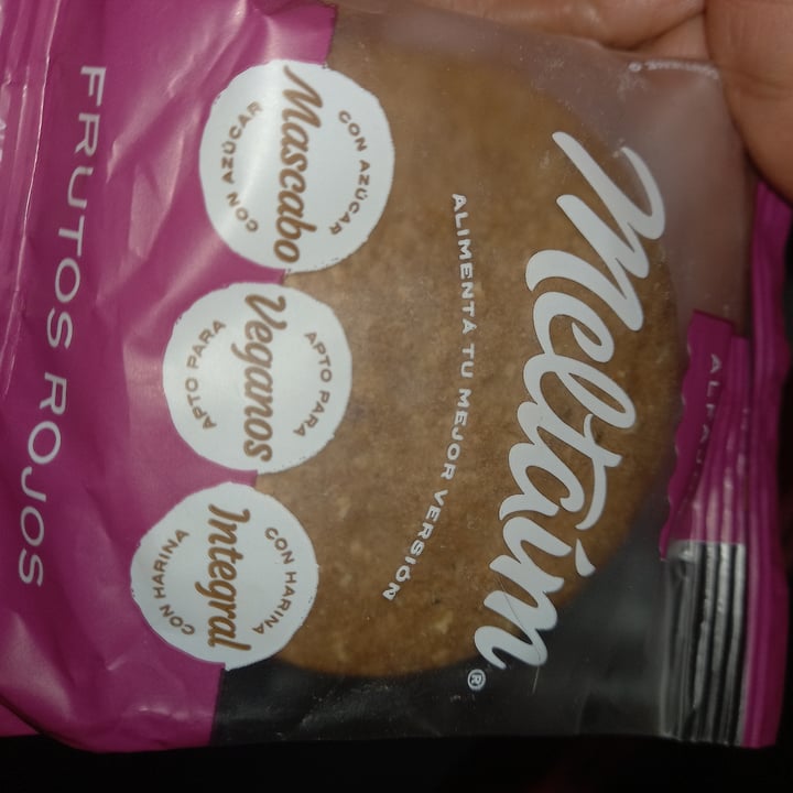 photo of Meltaím Alfajor de Frutos rojos shared by @yanivegan04 on  16 Aug 2022 - review